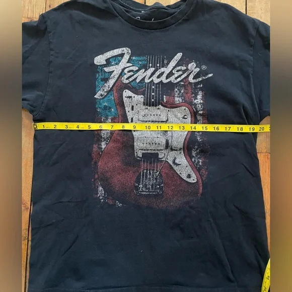 Authentic Fender Guitar Rock graphic tee-medium - Picture 4 of 6